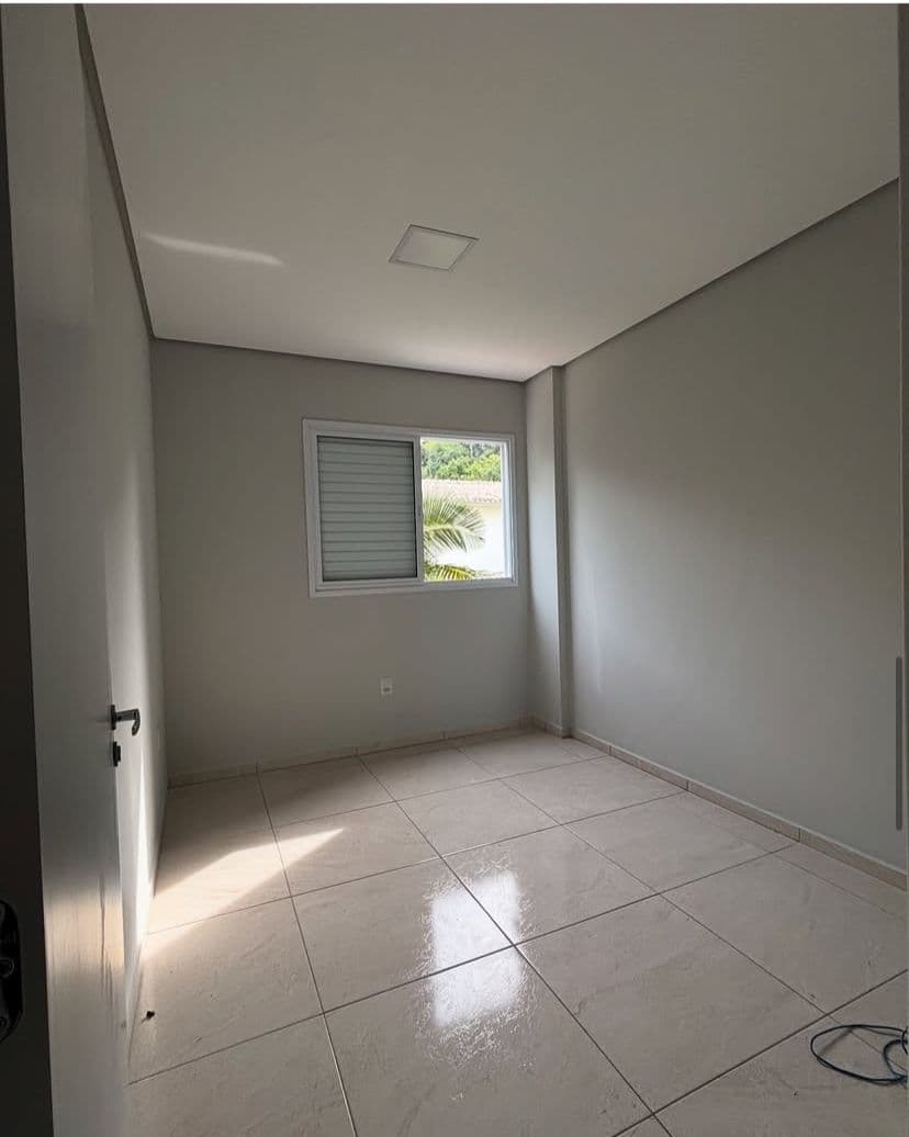 Quarto vazio sem móveis